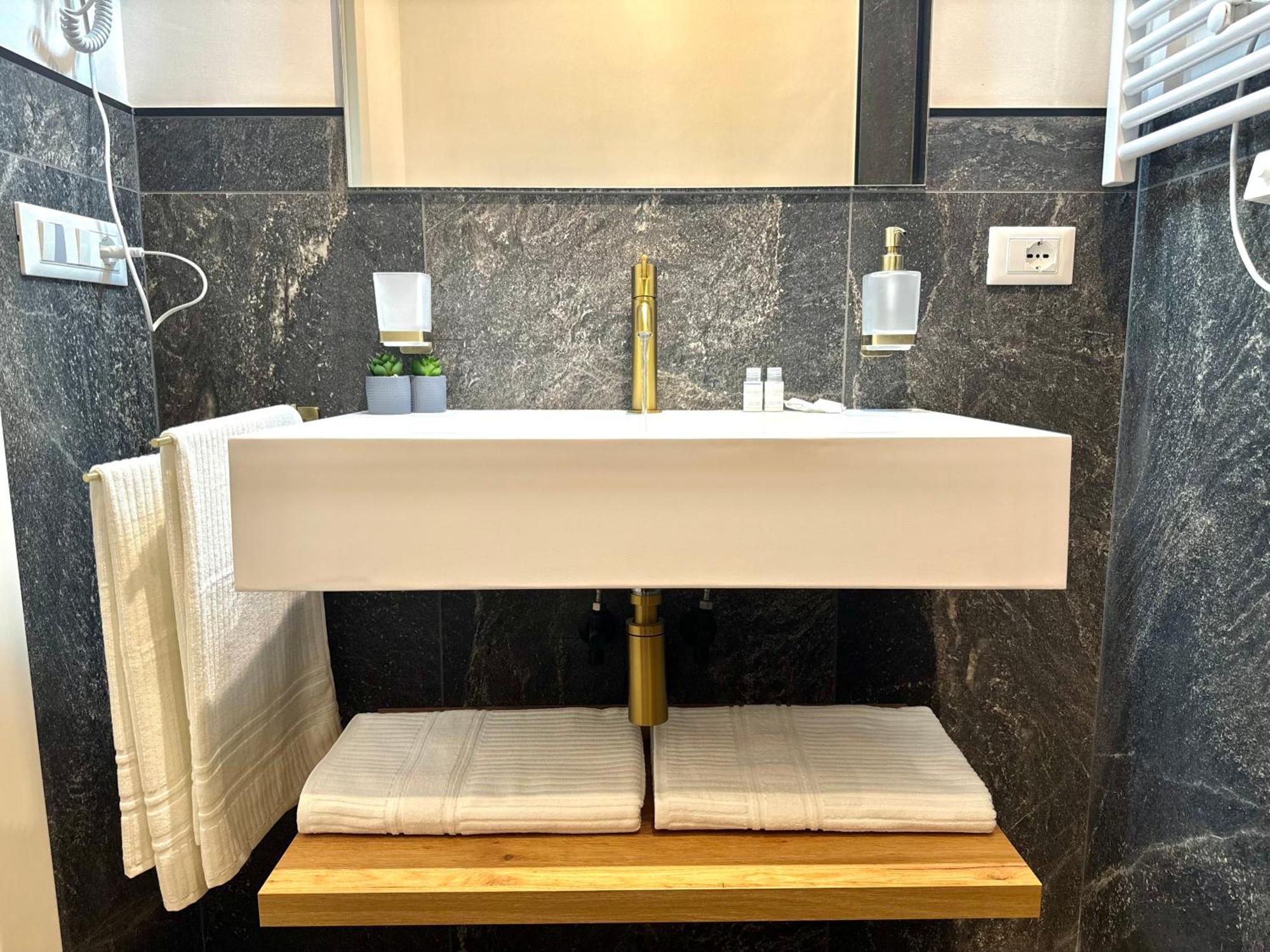Saint Peter - Luxury With 24h Guarded Parking Apartment